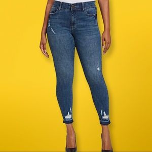 Mya Curvy High-Waisted Sculpting No Gap Super-Skinny Ankle Jeans